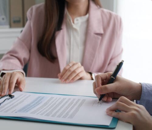 Close-up,Hand,Asia,People,Woman,Fill,Rent,Loan,Form,Write