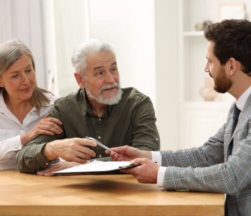 Notary,Consulting,Senior,Couple,About,Last,Will,And,Testament,In